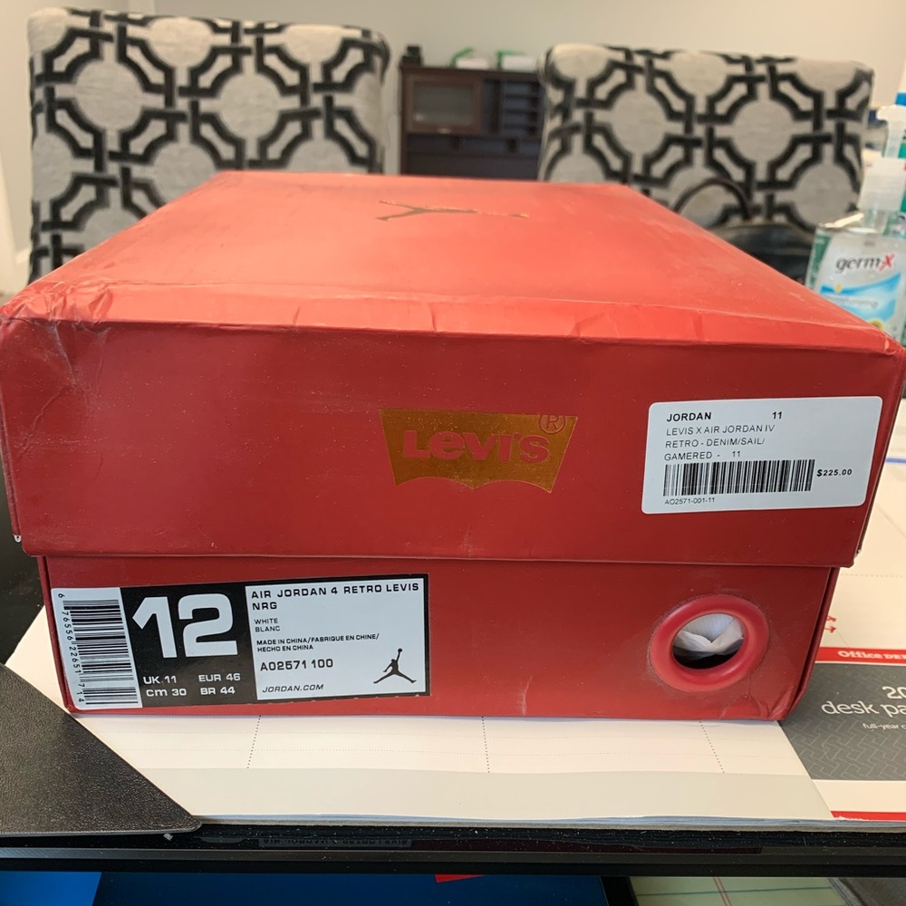 Air Jordan Nikes - Picture 10 of 16